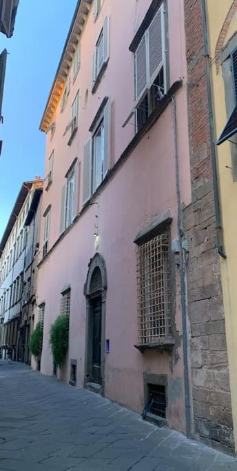 Loft Moderno Ubicato Nel Centro Storico Di Lucca Lejlighed Eksteriør billede